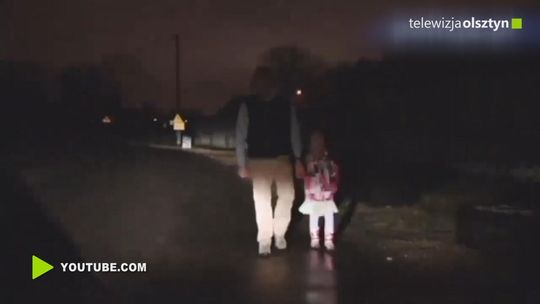 „Świeć przykładem- noś odblaski” – policjanci ze strażnikami miejskimi dbają o bezpieczeństwo