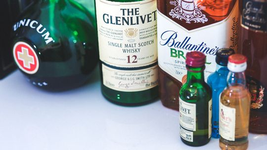 Szkocka blended whisky – jaka jest jej charakterystyka?
