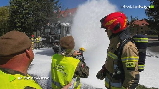 Szkolenie żołnierzy pod okiem strażaków