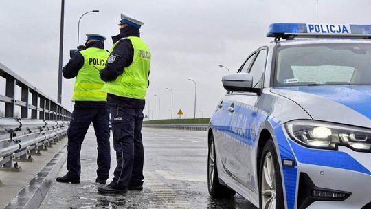 Szokujący finał kontroli drogowej. Ukarany kierowca wysłał policjantom maila  [ARTYKUŁ]