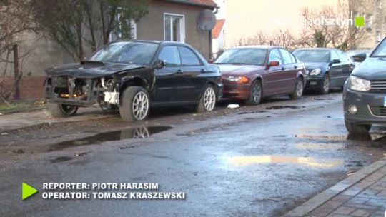 Szpecą miasto i zamują miejsca parkingowe 