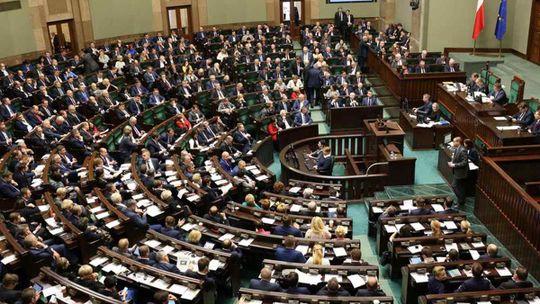 Tak się walczy o większość w Sejmie. Ważne stanowiska na stole