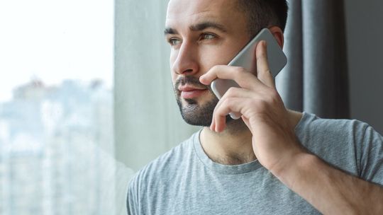 Telefon zaufania dla mężczyzn okazał się strzałem w dziesiątkę [ARTYKUŁ]