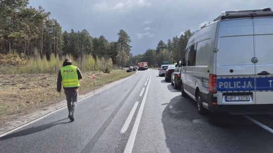 Tragiczny wypadek na drodze krajowej. Dwie osoby nie żyją