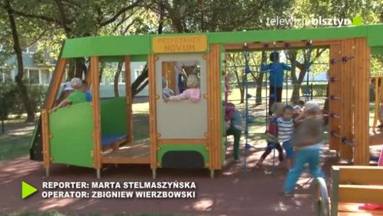 Tramwajowy plac zabaw dzieciom się podoba