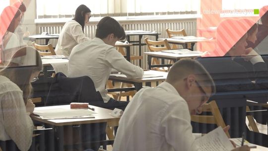 Uczniowie zmierzyli się z egzaminem maturalnym z języka polskiego