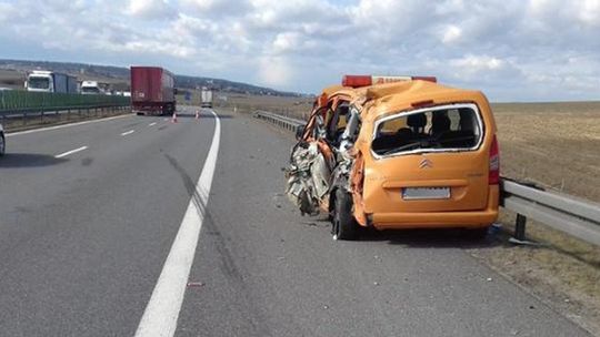 W Polsce będą progi zwalniające na autostradach. To nie żart. Wyjaśniamy o co tu chodzi [ARTYKUŁ]