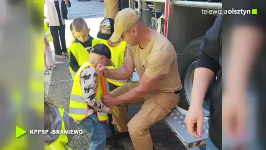 Wizyta pełna wrażeń. Dzieci odwiedziły strażaków