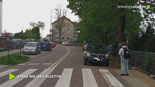 Za blisko pasów