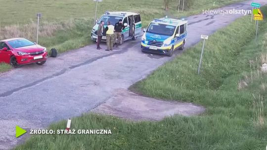Zaatakował ostrym narzędziem, ukradł samochód i pojechał w stronę granicy polsko-rosyjskiej