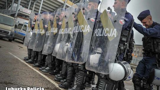 Zabraknie policjantów? Zapowiadają masowe odejścia ze służby [ARTYKUŁ]