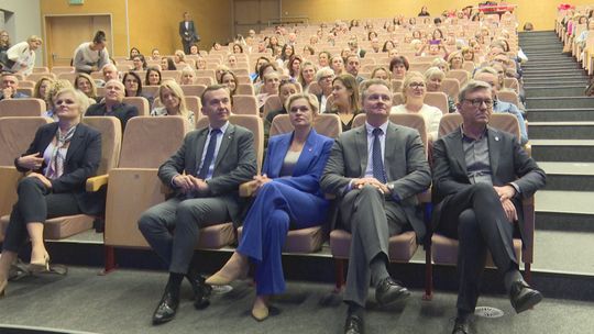 Zakaz telefonów w szkołach podstawowych od września 2026