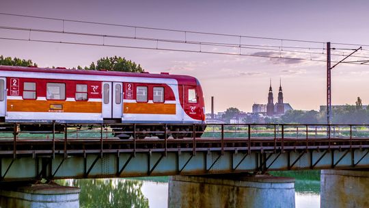 Zarząd dogadał się ze związkowcami. Nie będzie strajku na kolei [ARTYKUŁ]