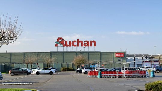 Znany artysta bojkotuje sklep Auchan. Pomagają mu internauci [ARTYKUŁ]