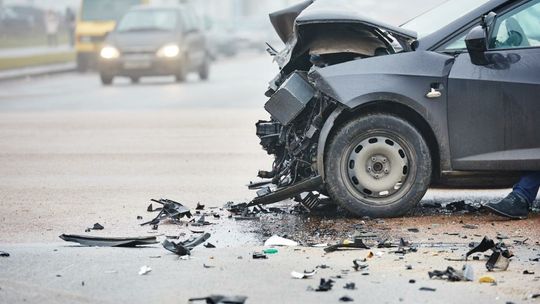 Żona zastępcy komendanta policji wjechała w autobus i... [ARTYKUŁ]