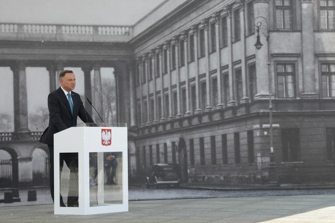 Architekci krytykują prezydenta Dudę. Nie chcą takiej odbudowy pałacu Architekci krytykują prezydenta Dudę. Nie chcą takiej odbudowy pałacu
