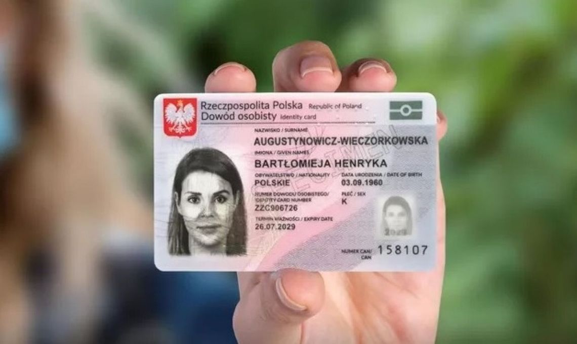 Dowód osobisty z odciskami palców. Od dziś złożysz o niego wniosek Dowód osobisty z odciskami palców. Od dziś złożysz o niego wniosek