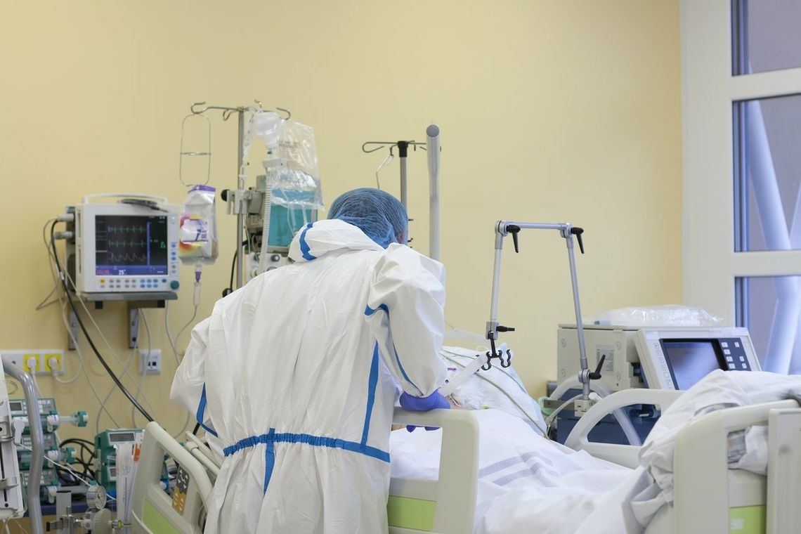 Obawy WHO, szczepienie pierścieniowe i lek przeciw COVID-19 w Polsce. Pandemia odciska piętno na całym świecie Obawy WHO, szczepienie pierścieniowe i lek przeciw COVID-19 w Polsce. Pandemia odciska piętno na całym świecie