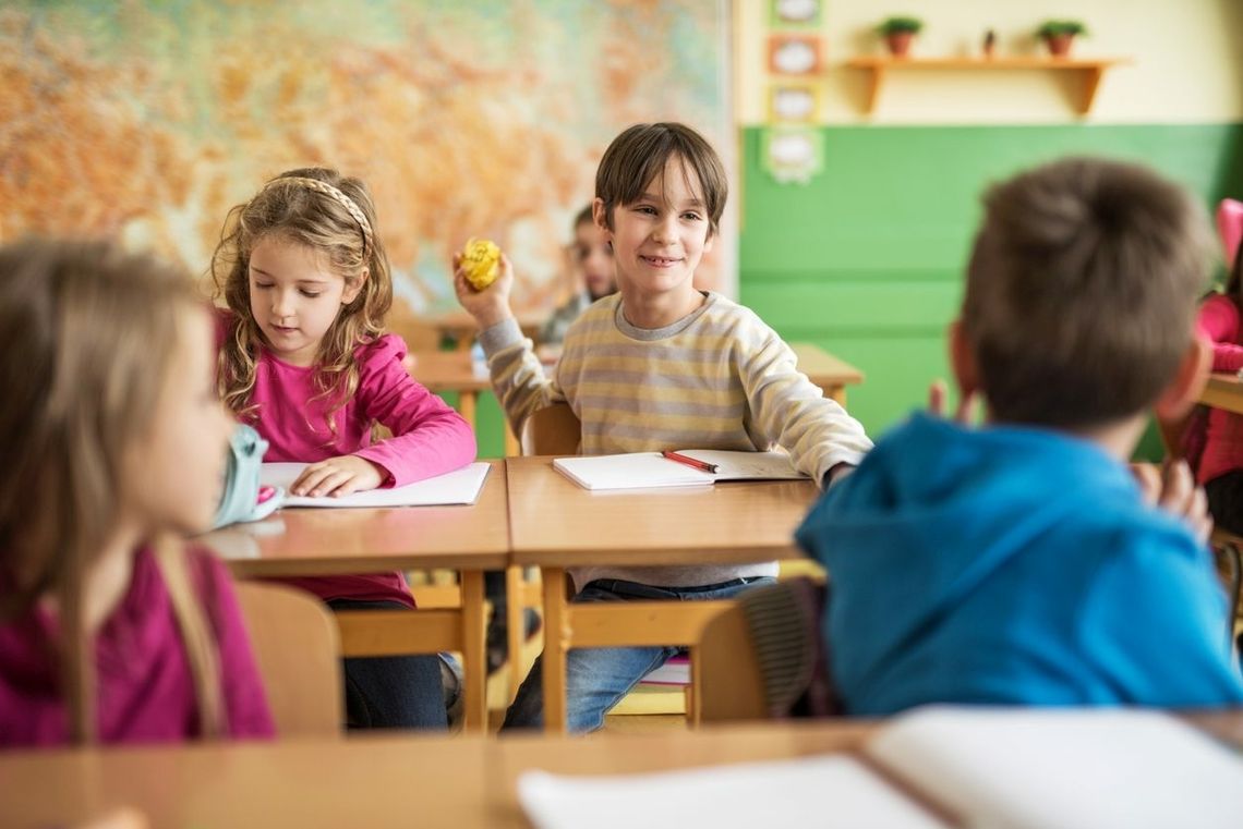 PiS powie szkołom, jak i czego mają uczyć. Koniec z kreatywną edukacją PiS powie szkołom, jak i czego mają uczyć. Koniec z kreatywną edukacją