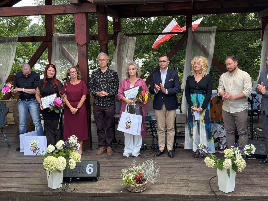 Poezja zabrzmiała w Ogródku.  Gala XXII Konkursu Poetyckiego im. Michała Kajki