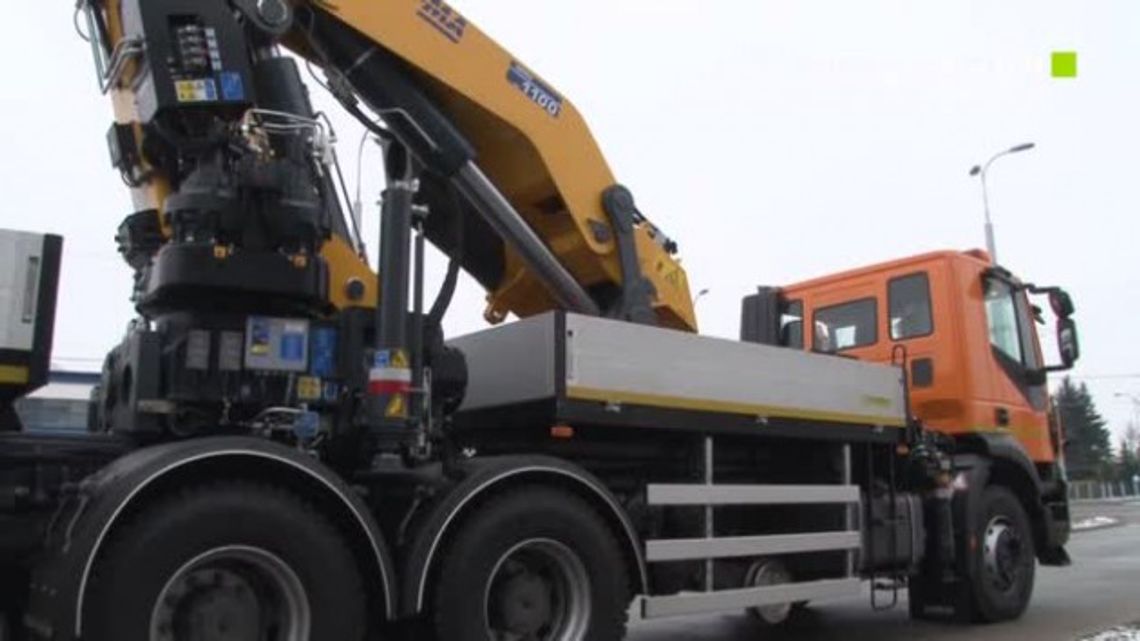Potężny żuraw do podnoszenia tramwajów jest już w Olsztynie Potężny żuraw do podnoszenia tramwajów jest już w Olsztynie