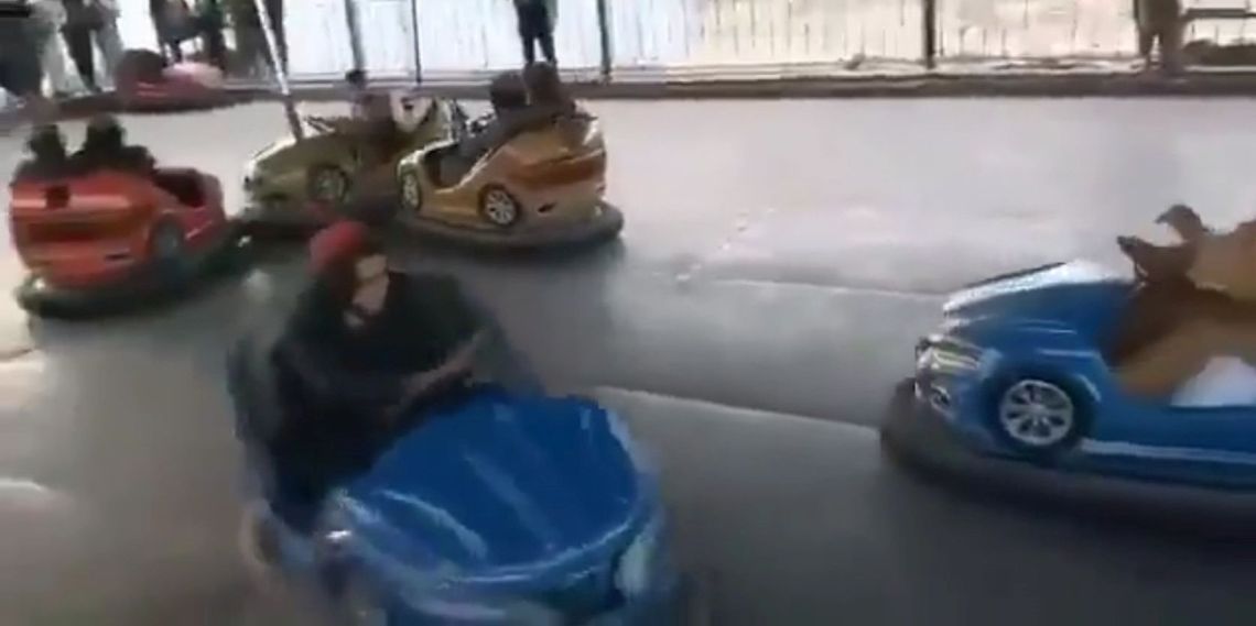 Tak się bawi, tak się bawi Afganistan. Talibowie na trampolinie