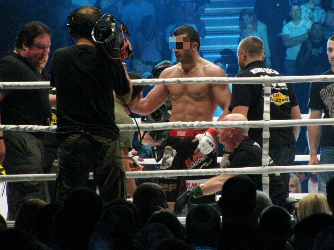 Znany zawodnik MMA Mamed Ch. z zarzutami. Grozi mu 10 lat więzienia Znany zawodnik MMA Mamed Ch. z zarzutami. Grozi mu 10 lat więzienia